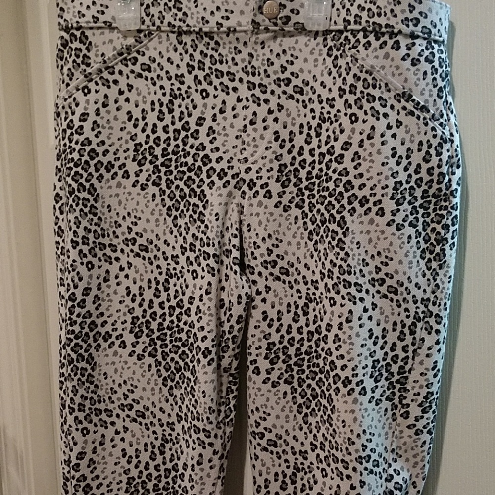 Hue black and white leopard leggings